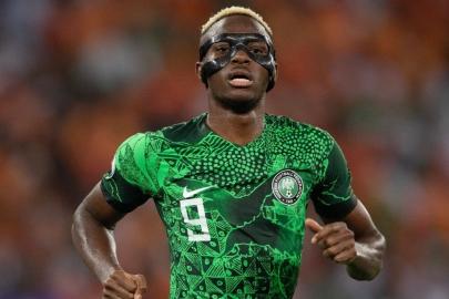 Victor Osimhen oyundan alınınca sinirlerine hakim olamadı