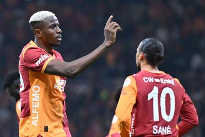 Victor Osimhen, röveşata golüyle üç puanı getirdi!