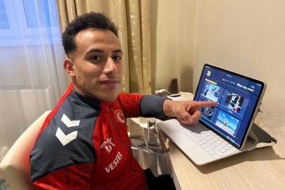 Adem Asil, AA'nın "Yılın Kareleri" oylamasına katıldı