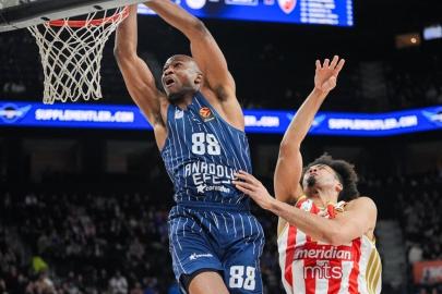 Anadolu Efes evinde Kızılyıldız'a yenildi