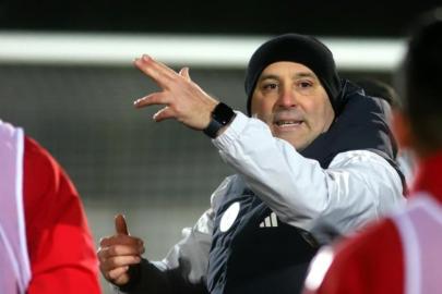 Antalyaspor, Sami Uğurlu yönetiminde ilk antrenmanına çıktı