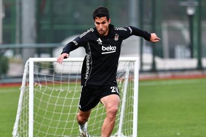 Beşiktaş taraftarından Necip Uysal'a destek