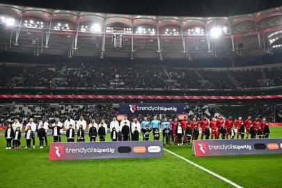 Beşiktaş tribünlerinden istifa sesleri