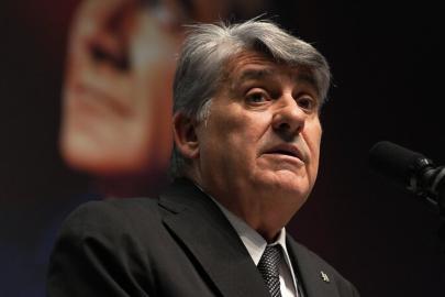 Beşiktaş tribünlerinden Serdal Adalı'ya tepki