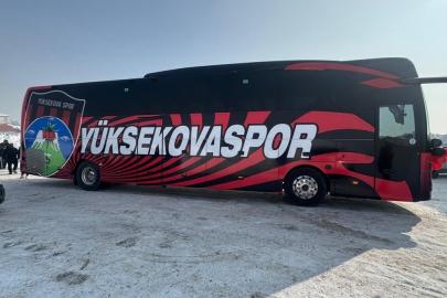 Cumhurbaşkanı Erdoğan, Yüksekovaspor'a otobüs hediye etti