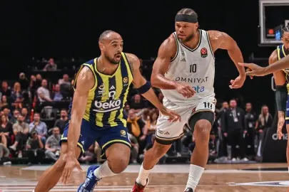 Fenerbahçe, Dubai Basketbol'a yenildi