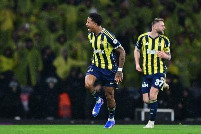 Fenerbahçe'de Jayden Oosterwolde sakatlandı