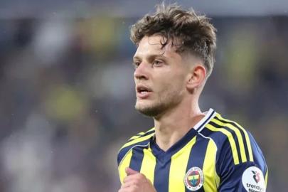 Fenerbahçe'de Sebastian Szymanski'nin Rennes'e transfer olacağı iddia edildi