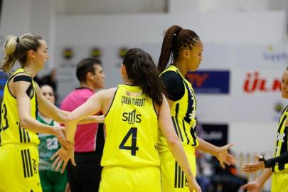 Fenerbahçe'den Nesibe Aydın'a 53 sayılık fark!