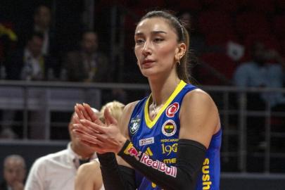 Hande Baladın'ın ayak bileğinde bağ yaralanması ve ödem tespit edildi