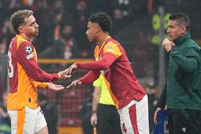 Ismail Jakobs, ayağının tozuyla maça çıktı