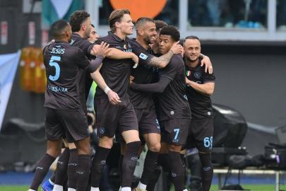 Napoli, Lazio'yu iki golle devirdi