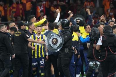 Olaylı derbi davası: Mert Hakan Yandaş ve Jayden Oosterwolde'ye hapis cezası