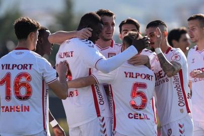 Samsunspor, 8 gollü maçı kazandı