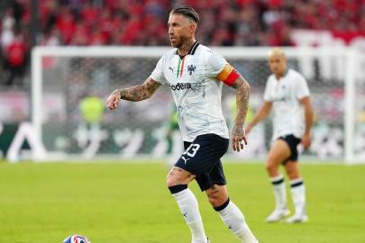 Sergio Ramos eski takımını satın alıyor