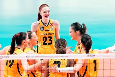 VakıfBank, CS Volei Alba'ya set vermedi