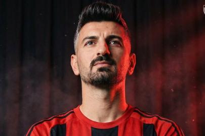 Vanspor, Batuhan İşçiler'i renklerine bağladı