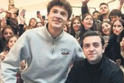 Yıldızlar Biz Bize’de