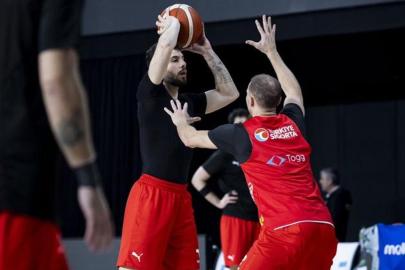 12 Dev Adam, Sırbistan deplasmanında