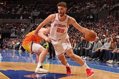 Alperen Şengün 13 sayıyla Rockets galibiyetine katkı verdi