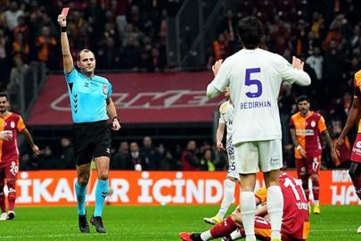 Bedirhan Özyurt Galatasaray-Eyüpspor maçında takımını 10 kişi bıraktı