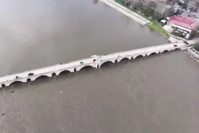 Edirne'de taşkın alarmı! Tunca Köprüsü trafiğe kapatıldı