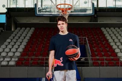 Fenerbahçeli milli basketbolcu Tarık Biberovic Red Bull sporcusu oldu