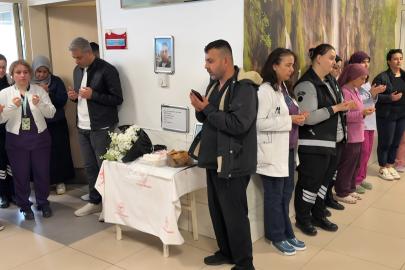 Kalp krizinden ölen sağlık çalışanı için hastanede tören