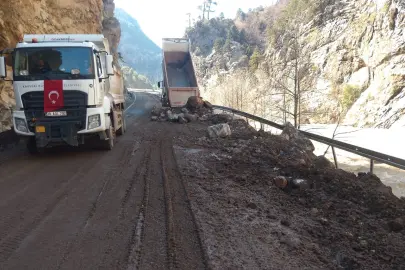 Kayseri Büyükşehir'den kar ve selle sıkı mücadele