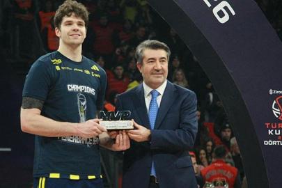 Tarık Biberovic Türkiye Kupası finaline 'double-double'la damga vurdu