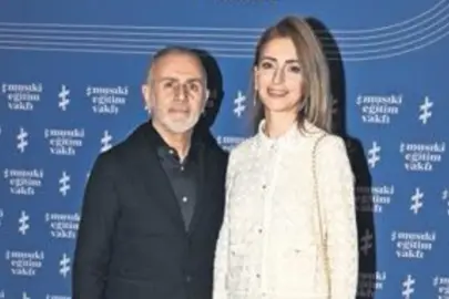 Taş plak şarkıları ünlüleri buluşturdu