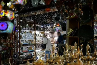 Turistler hediyelik eşyaya rekor harcadı: 2,28 milyar dolar!