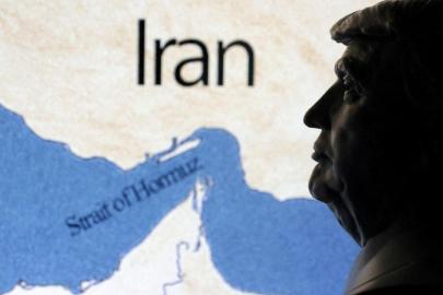 ABD Hazine Bakanı, donanmalarının Hürmüz Boğazı'ndan geçen tankerlere eşlik edeceğini düşündüğünü söyledi