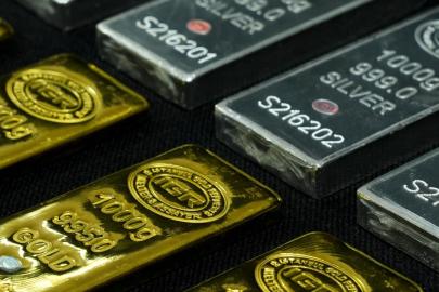 Altın ve gümüş fiyatlarında gerileme sürüyor