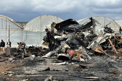 Antalya'da konteynerde yangın; 5'i çocuk 6 ölü (4)