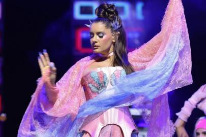 Atiye'den doğum günü paylaşımı! Kızı 7 yaşına girdi