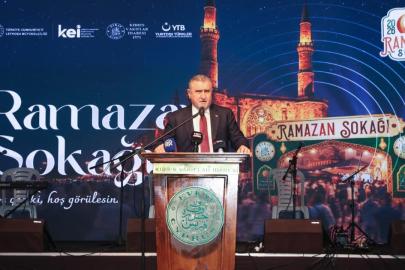 Bakan Bak, Lefkoşa'da Ramazan Sokağını ziyaret etti