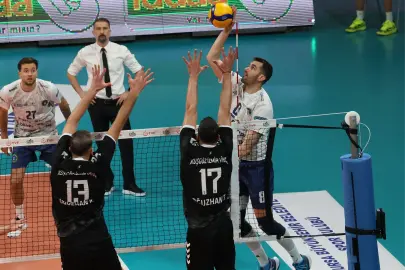 Bursa Büyükşehirli Efeler filede play-off’u garantiledi