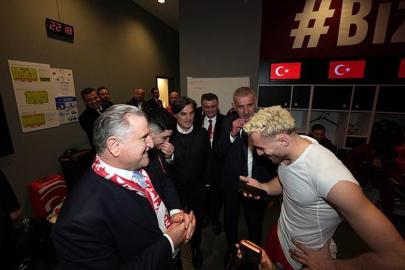Cumhurbaşkanı Erdoğan, A Milli Futbol Takımı'nı tebrik etti