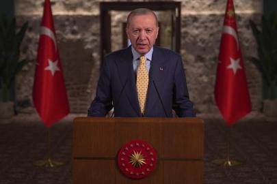 Cumhurbaşkanı Erdoğan: Türkiye emin ellerde, hedeflerine kararlılıkla ilerliyor
