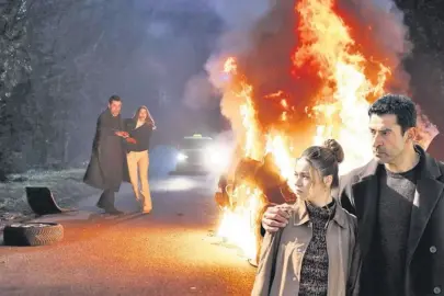 Doğan gemileri yakıyor