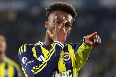 Dorgeles Nene Kadıköy'de hat-trick yaptı! Kritik maçta yıldızlaşarak göz doldurdu