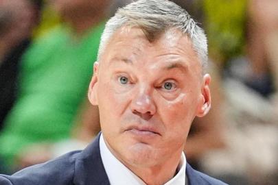 Fenerbahçe Beko'ya şok haber! Sarunas Jasikevicius Dubai'de mahsur kaldı: Uçuşlar iptal