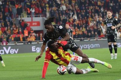 Göztepe'ye 90+9'da büyük şok! Alanyaspor, İzmir'de puanı son anda kurtardı... (Maç özeti | Göztepe 2-2 Alanyaspor)