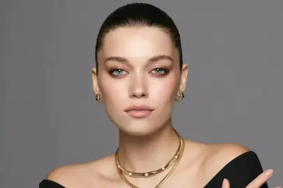 Güzelliği romana konu oldu