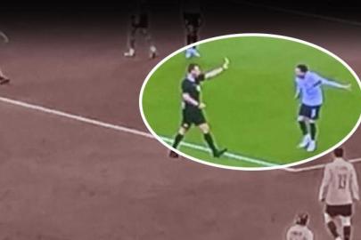 İngiltere-Uruguay maçında görülmemiş olay: İki sarı kart gördü, oyundan atılmadı! Aslında hiç kart görmedi