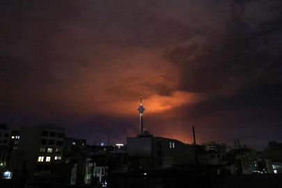 İran medyası: Tahran'da patlama sesleri duyuldu