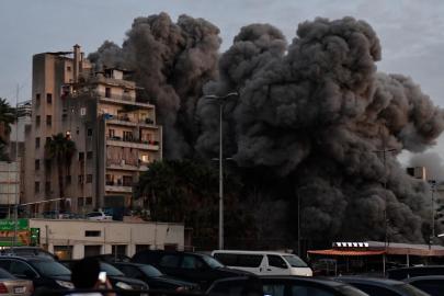 İşgalci İsrail Lübnan'ın doğusundaki Şaat beldesinde bir binaya düzenlediği saldırıda 6 kişi öldü