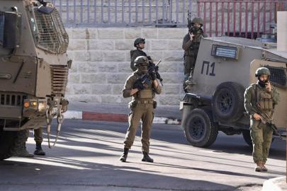 İsrail ordusu Batı Şeria'da Filistinli anne, baba ve iki çocuğu katlettiğini itiraf etti