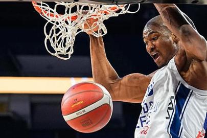 Kai Jones coştu, derbiyi Efes kazandı... Anadolu Efes - Beşiktaş GAİN maç sonucu 89-80